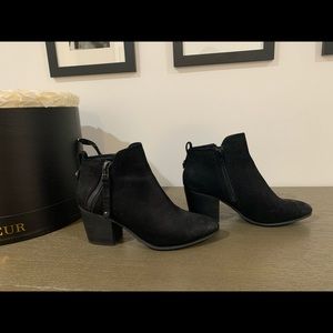 Steve Madden ankle booties